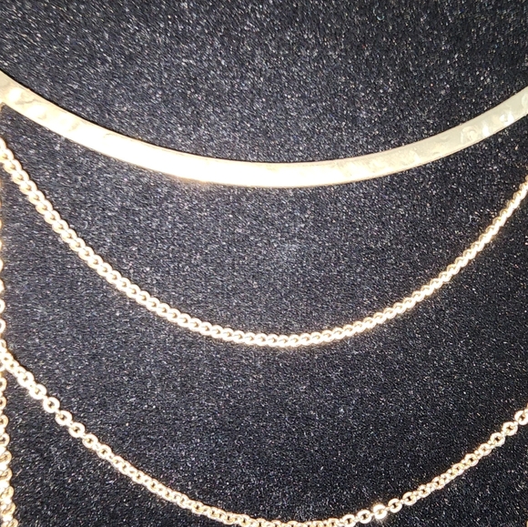 Goldtone fashion necklace, multi teared, draping necklace, with hammered plate - Picture 3 of 6